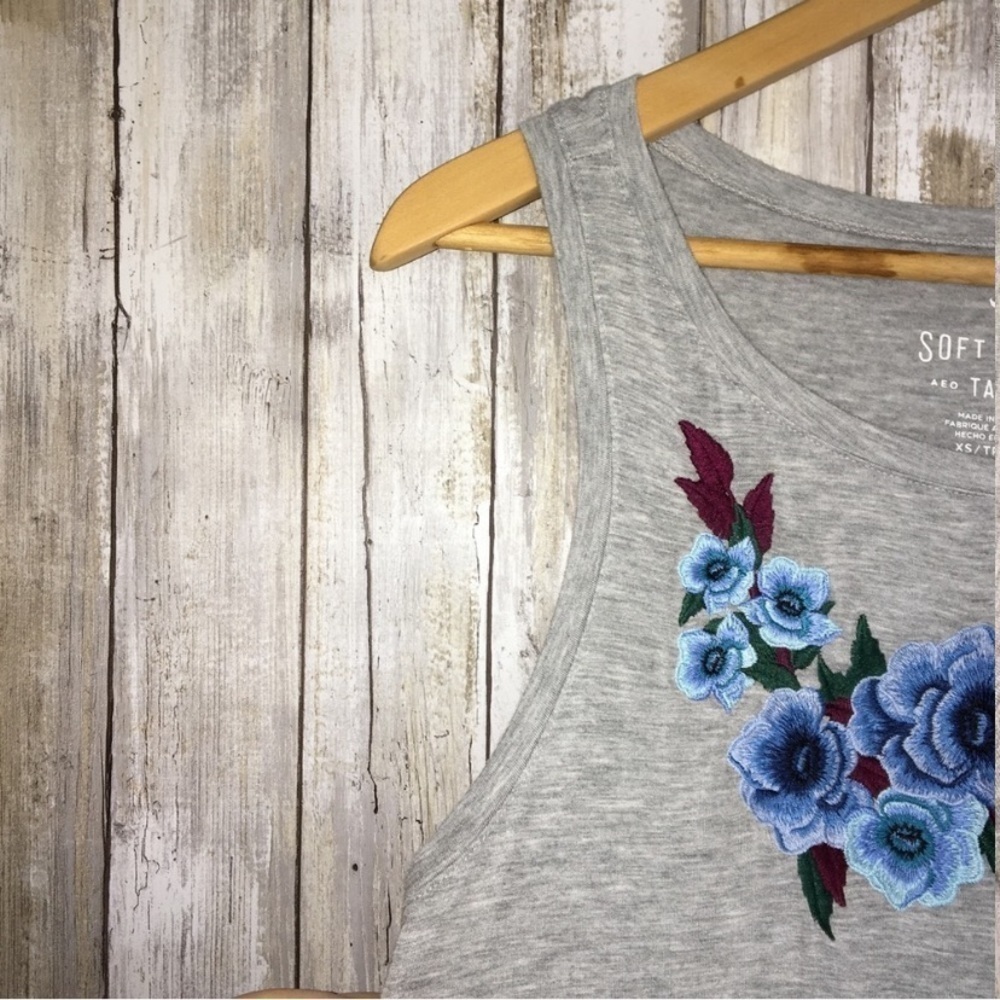 American Eagle Grey Floral Tank - Picture 4 of 6